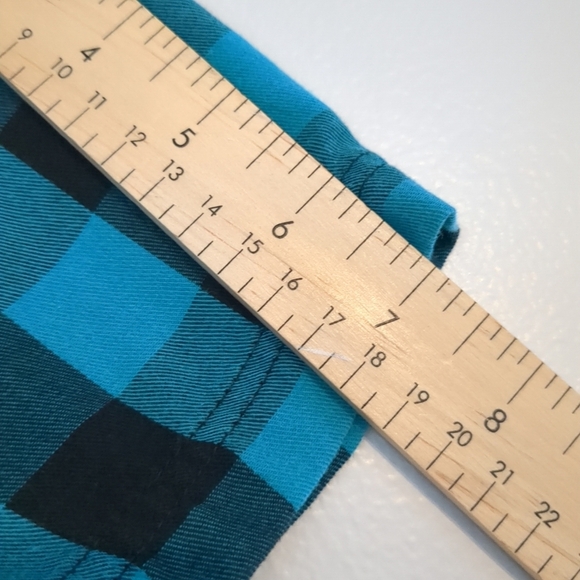 DC Plaid Button-Up Shirt Youth Boys 10/12 Medium Blue Plaid Skater Surfer Casual - Picture 7 of 7